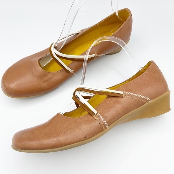 Hispanitas Light Tan Leather Mary Janes Flats Elastic Straps 39